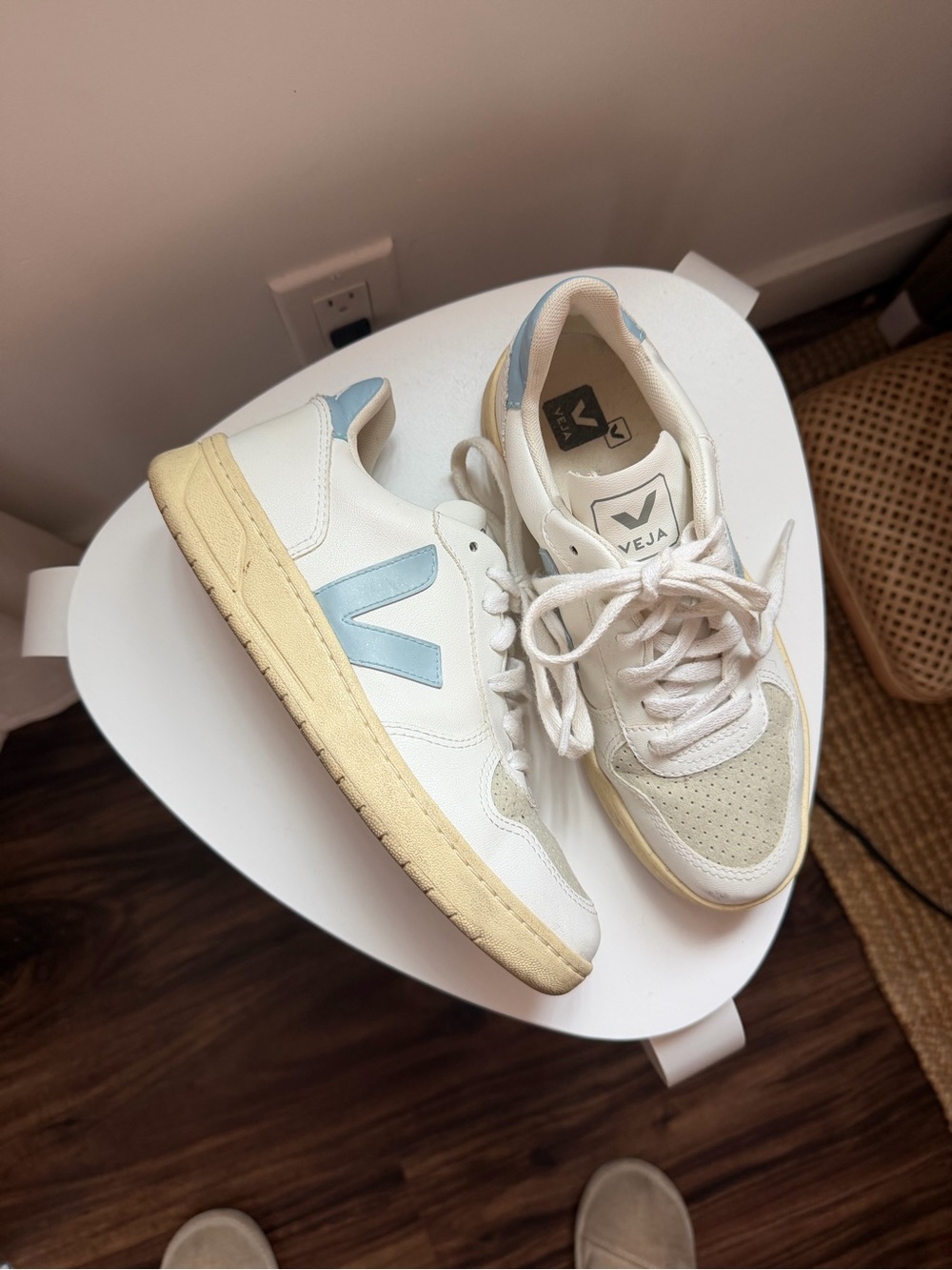 Veja White Sneakers US 7